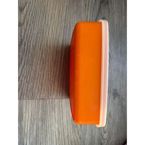 Vintage Tupperware Sandwich Keeper Orange - Picture 3 of 3